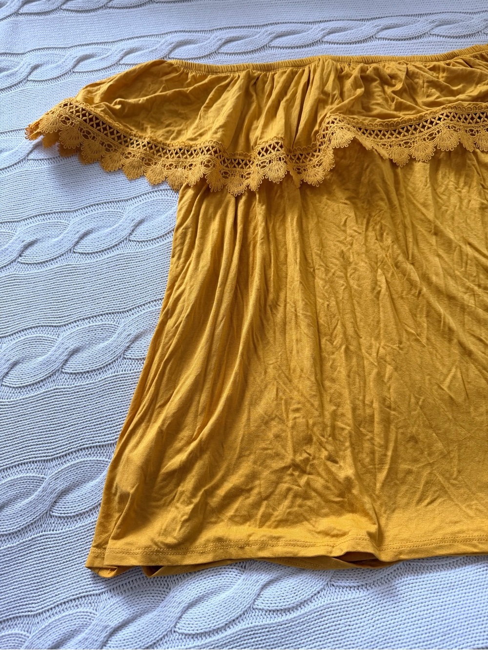 Women's Mustard Yellow Off-Shoulder Lace Trim Top Size 0XL - Picture 8 of 12